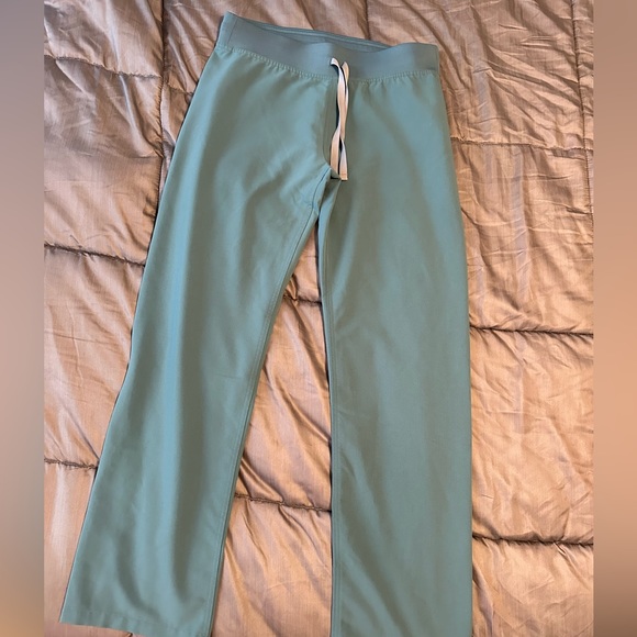 Figs teal scrub pants size small - Picture 2 of 3